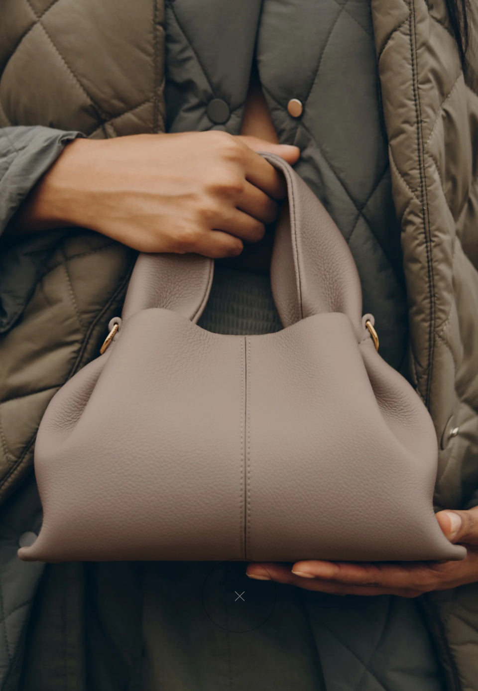 Numéro Neuf Mini
EDITION TEXTURED TAUPE Polene Sac